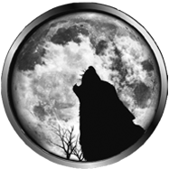 Silhouette di lupo ululante su sfondo di luna piena, immagine realistica in scala di grigio per proiezioni