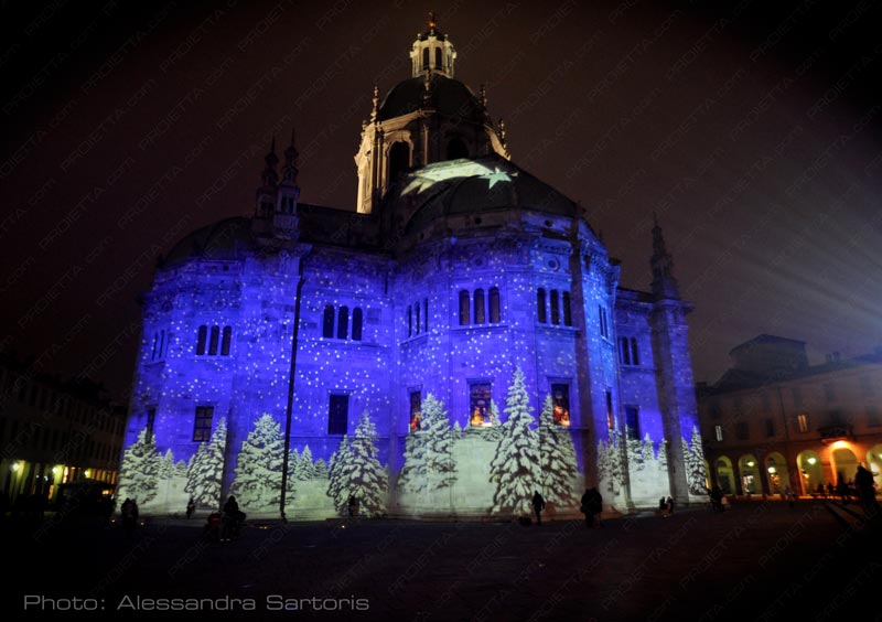 il duomo di como illuminato per il magic light festival