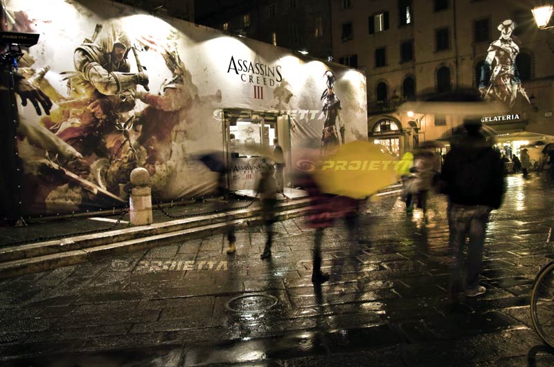 proiezione loghi e immagini con proiettori proietta